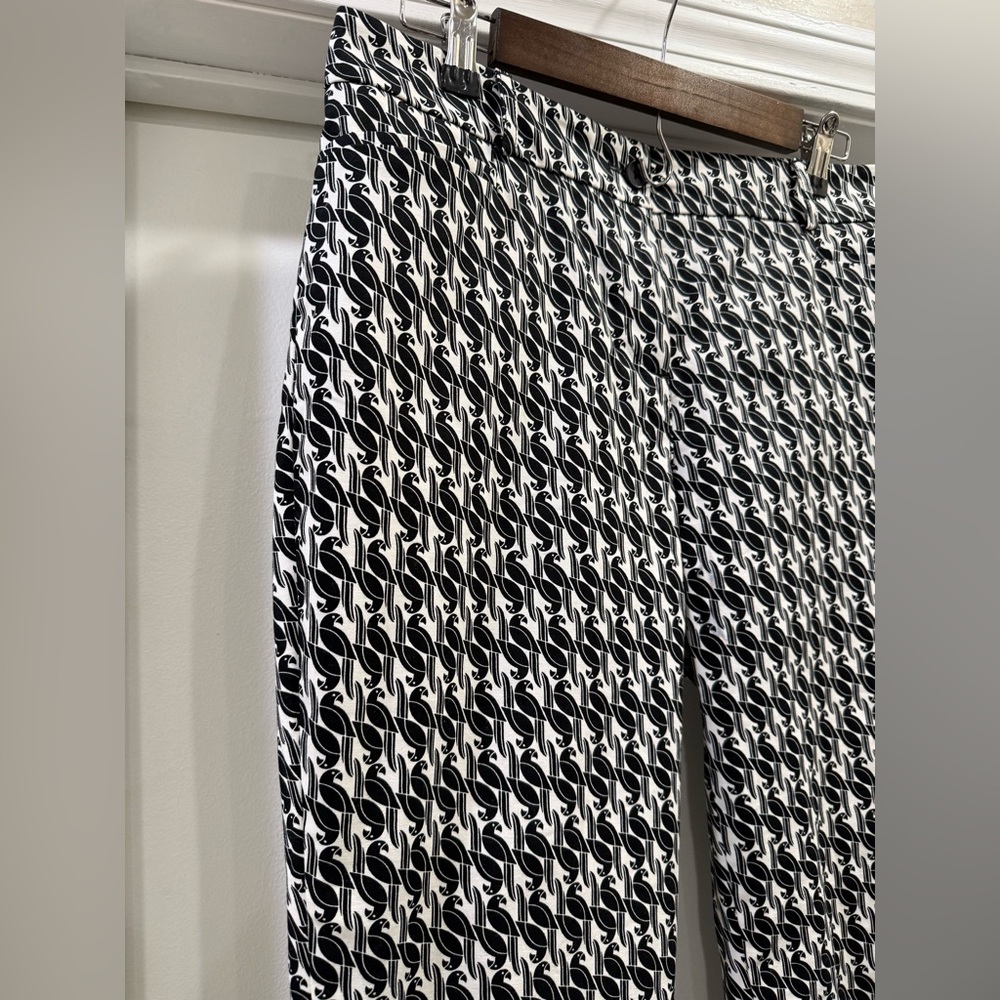 Talbots Black & White Bird Capris Size 10 Petite - Picture 3 of 13